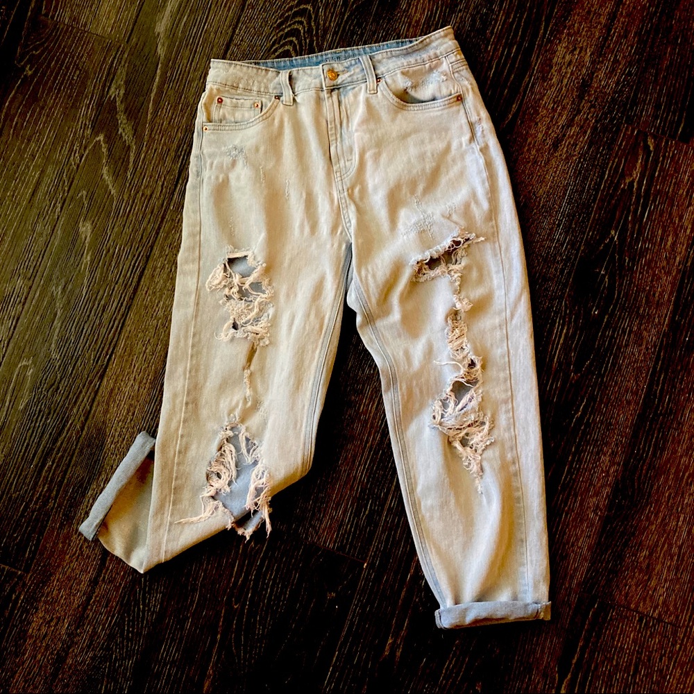 High Rise Mom Jeans - Picture 2 of 7